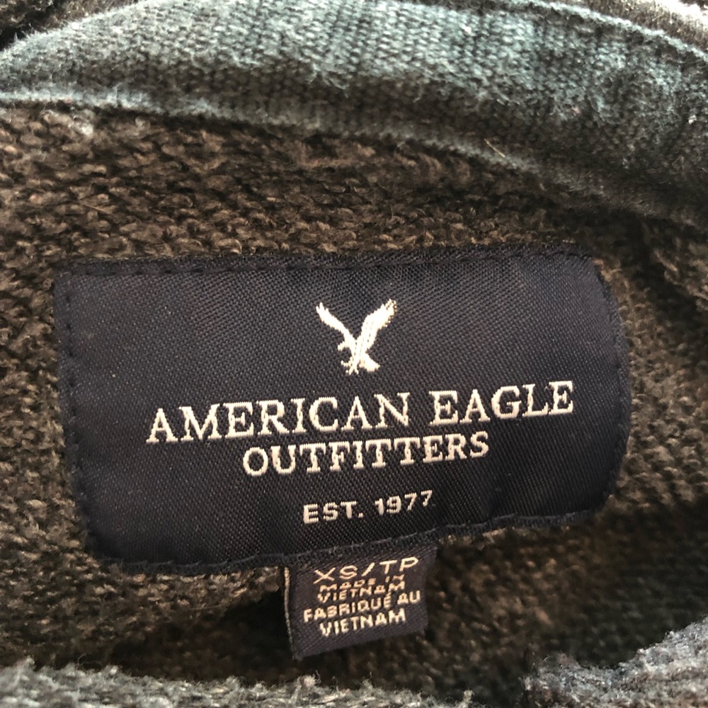✨3/$30✨American eagle sweater - Picture 5 of 5